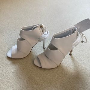 Guess high heel shoes new